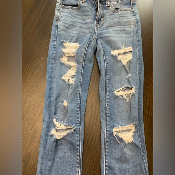American Eagle distressed jeans - Picture 2 of 7